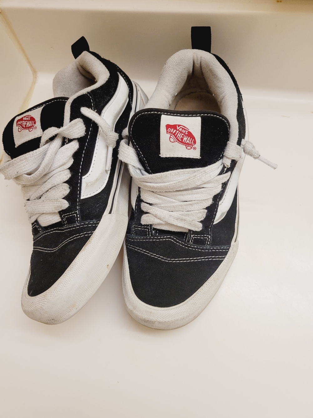 VANS Knu-Skool Fat Tongue Black/White Skateboard Sneakers Men Sz 7 / Women 8.5